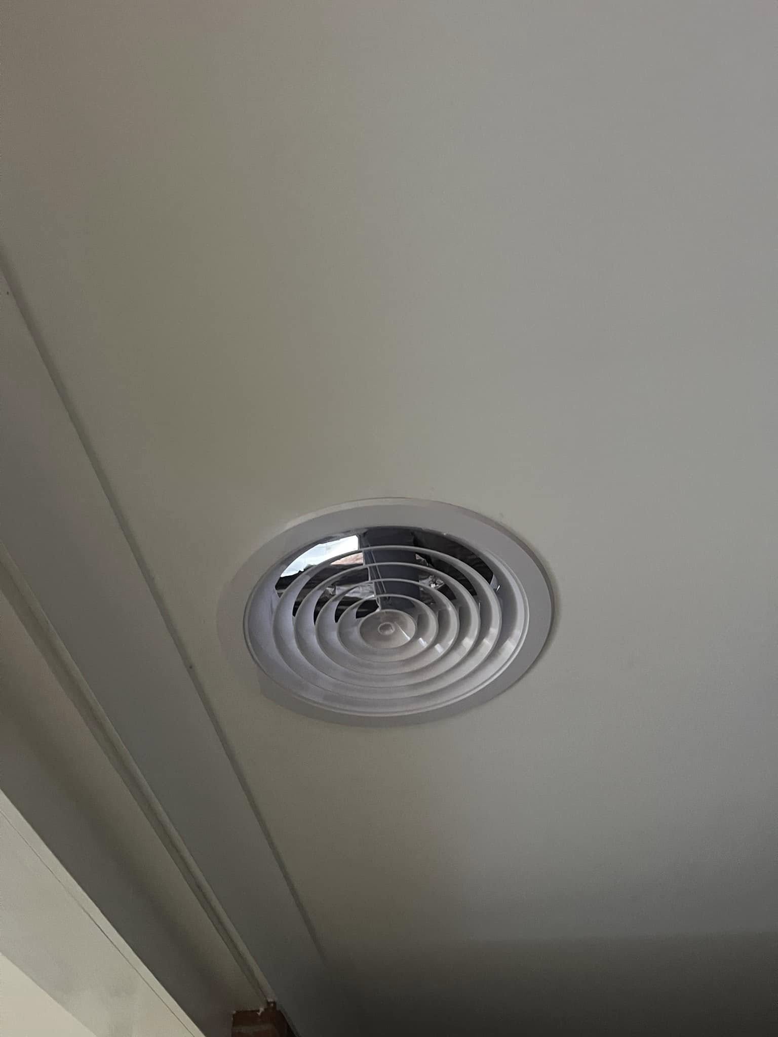Three hundred millimetre ceiling vent installed below the Quakers Hill sunroom roof